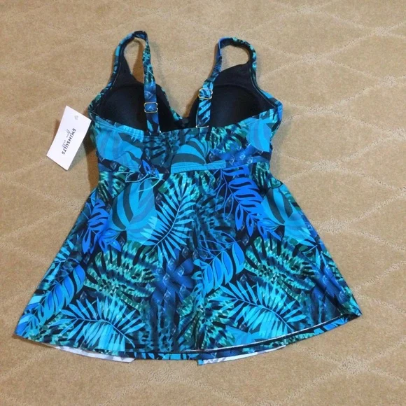 Swimsuits For All NWT V-Neck Flyaway Tankini Top, size 8 - Picture 4 of 7